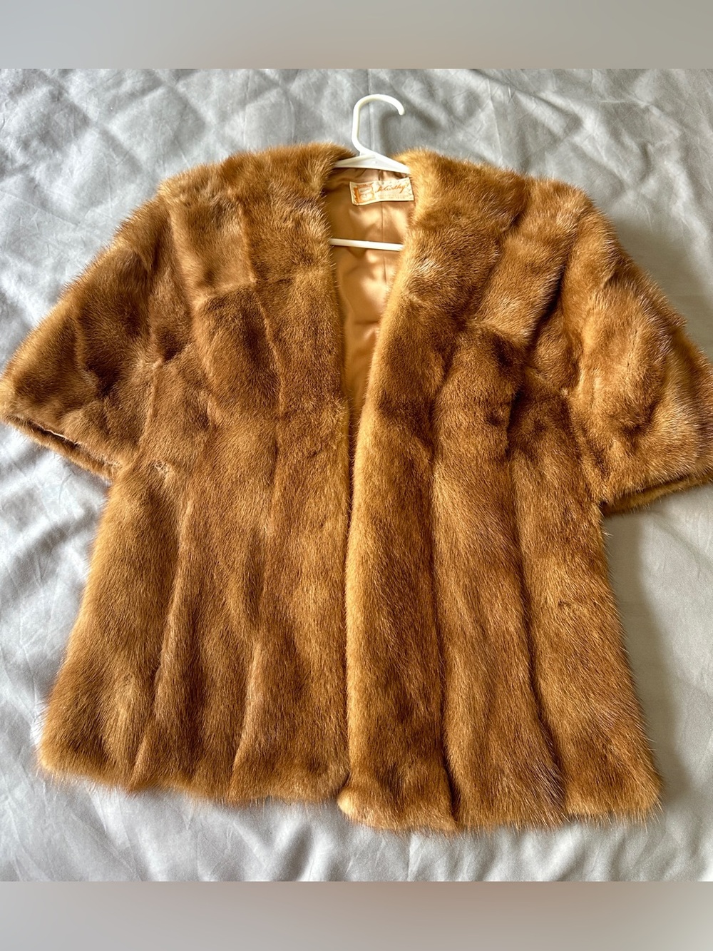 Women's Fur Cape in Rich Chestnut Brown - Great Condition!!